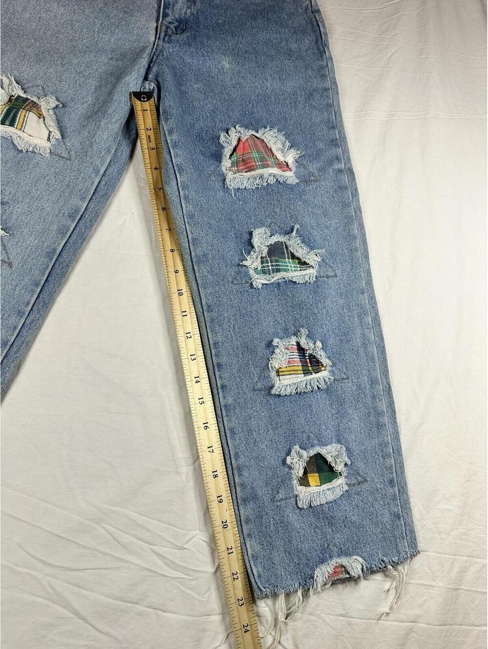 VNT 90s One World Plaid Patchwork Distressed Jeans Size 11 High Rise Straight - Picture 4 of 16